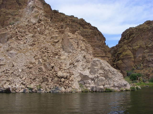  Canyon Lake, AZ